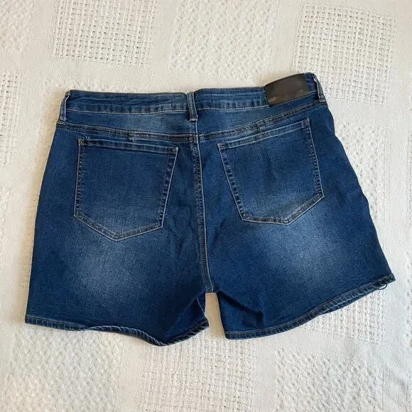 !iT 16 Claire curvy stretch jean shorts SH 1994 - Picture 10 of 12
